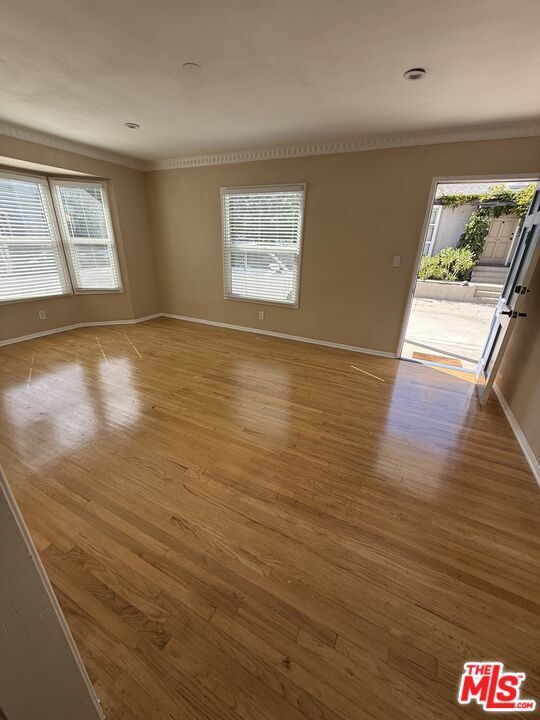 Foto del edificio - 1752 Glendon Ave
