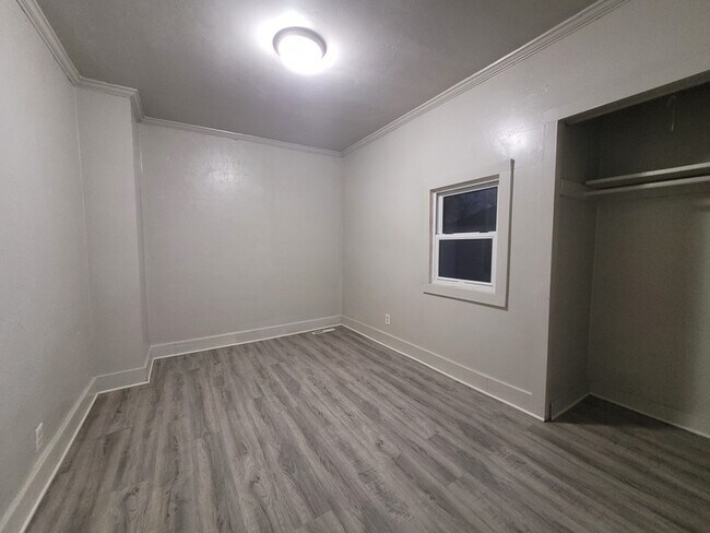 Building Photo - 401 Cass St