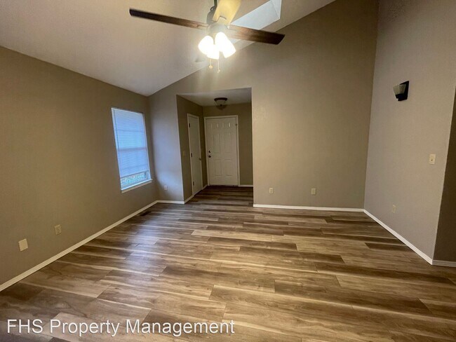 Foto del edificio - 2 br, 2 bath House - 708 McLean Ct