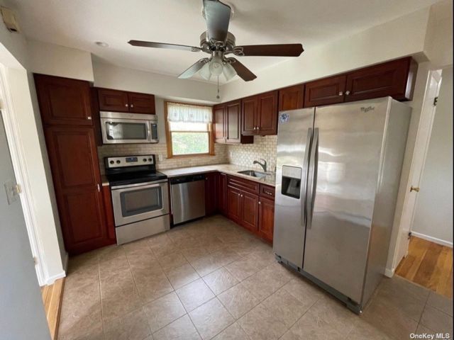 Building Photo - 2570 Nassau St