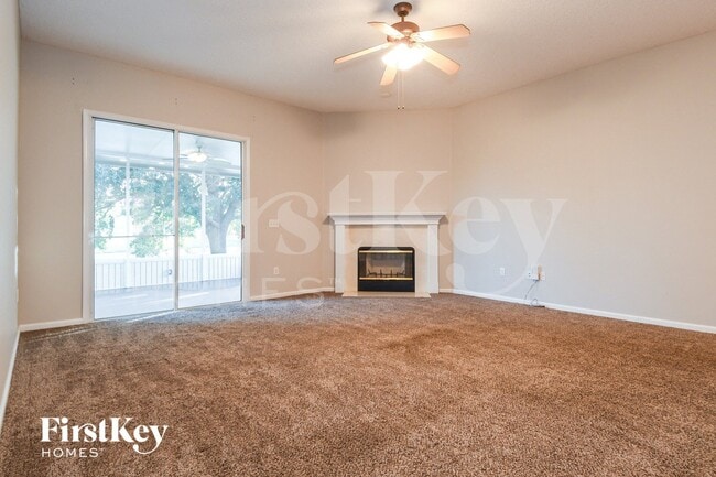 Foto del edificio - 848 MacKenzie Cir