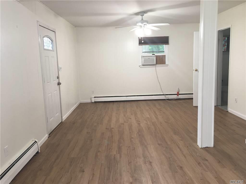 11 Byron Pl, Dix Hills, NY 11746 Room for Rent in Dix Hills, NY