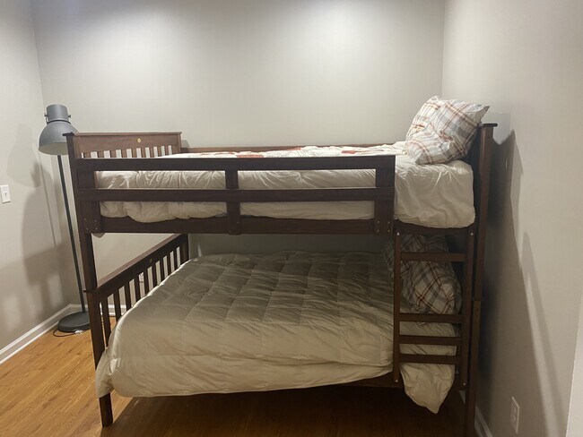 Foto del edificio - 500 Port Laz Ln