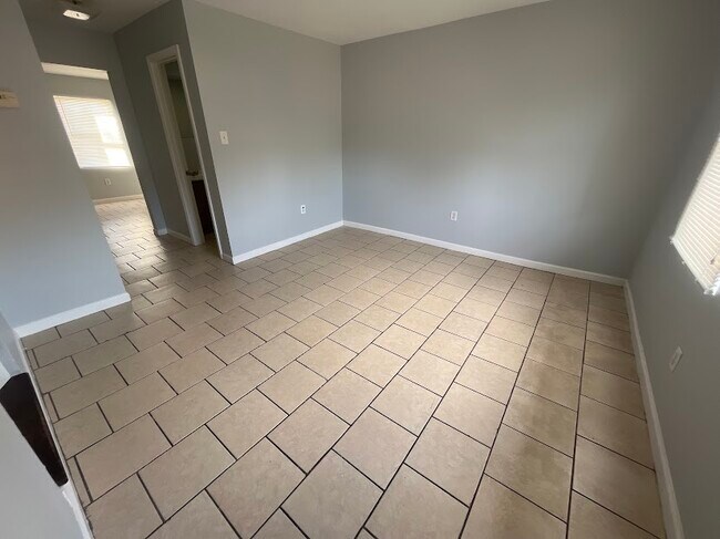 Building Photo - 1300 Bolo Ct