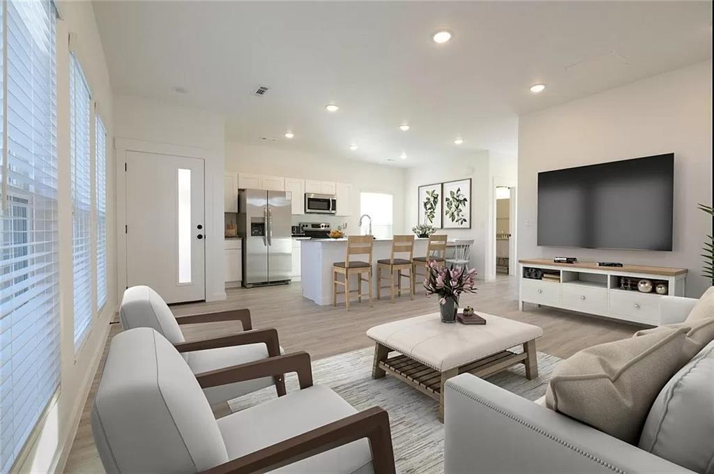 Foto principal - 970 Boardwalk Ave