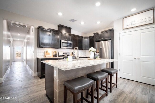 Foto del edificio - 3412 Gary Brewster Pl