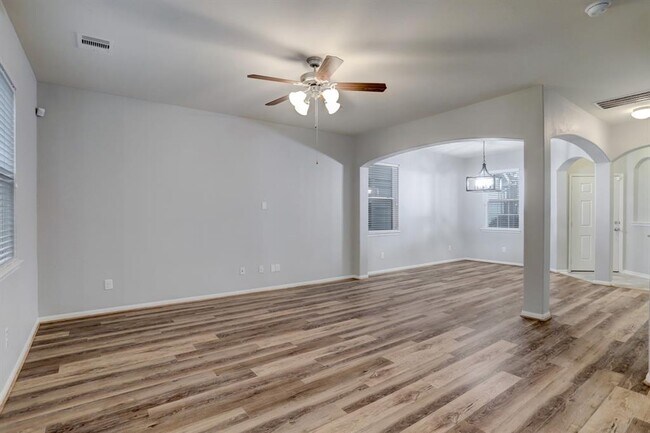 Foto del edificio - 6503 Wilshire Ridge