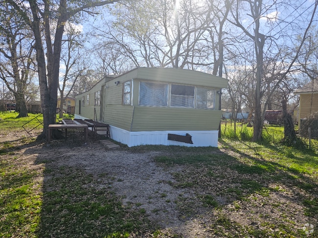 Building Photo - 5526 Rotan Dr