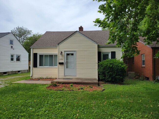 Building Photo - Jerome Gem: 3 Bed/1 Bath House with Hardwo...