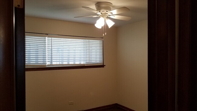 Foto del edificio - 4941 Stanley Ave