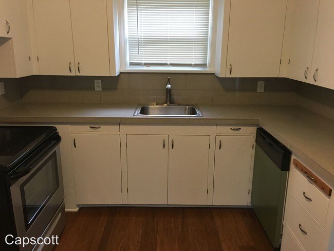 Foto del edificio - 2740 SW Spring Garden St