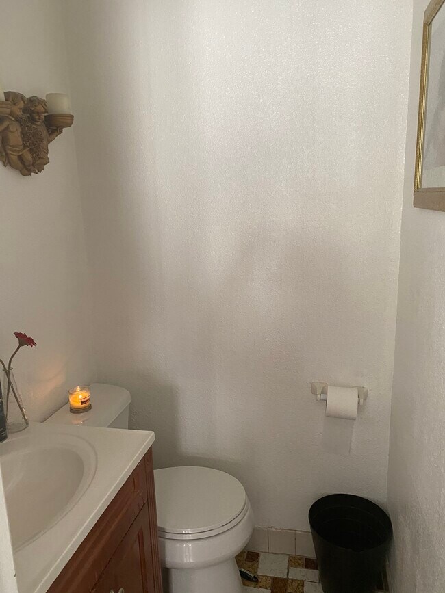 Foto del edificio - 89 Ada Dr