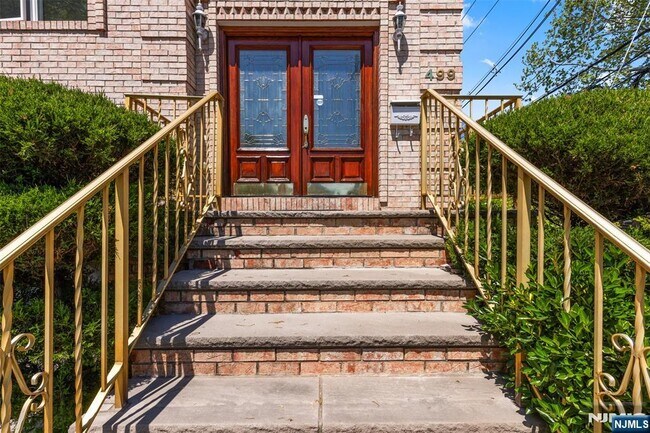 Foto del edificio - 499 Morse Ave