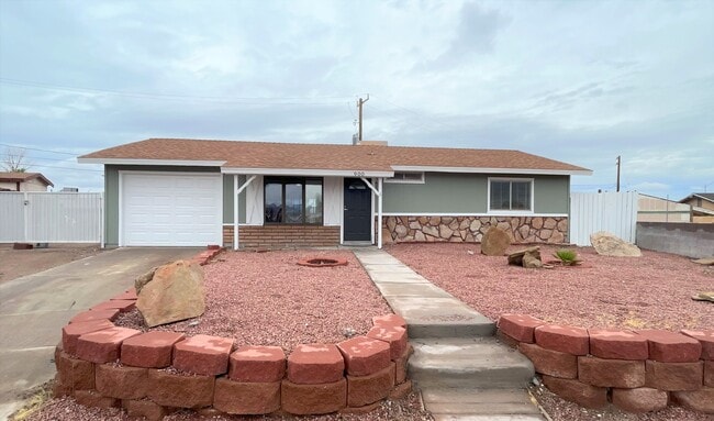 Building Photo - 900 Meyers Ct