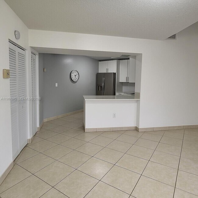 Foto del edificio - 9715 Fontainebleau Blvd
