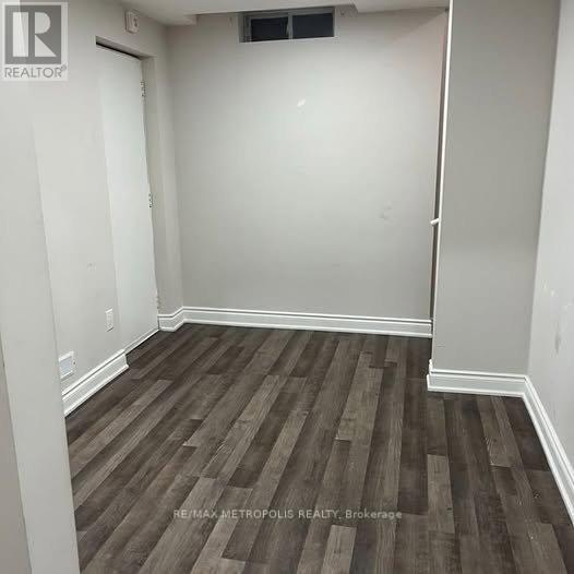 Building Photo - 10 Ash Ct