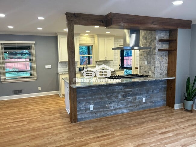 Foto del edificio - 16436 Elm Dr
