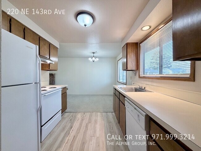 Foto del edificio - 220 NE 143rd Ave