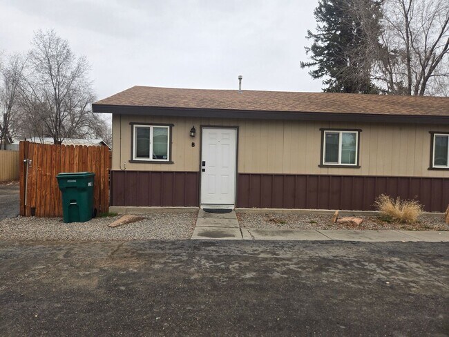 Foto del edificio - 715 S Laguna Ave