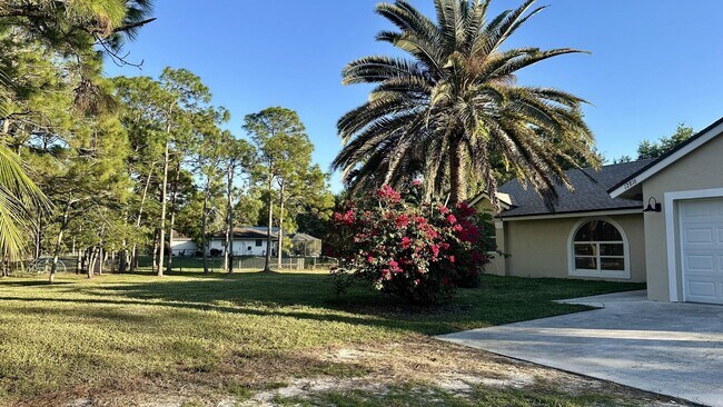 Foto del edificio - 12816 67th St N