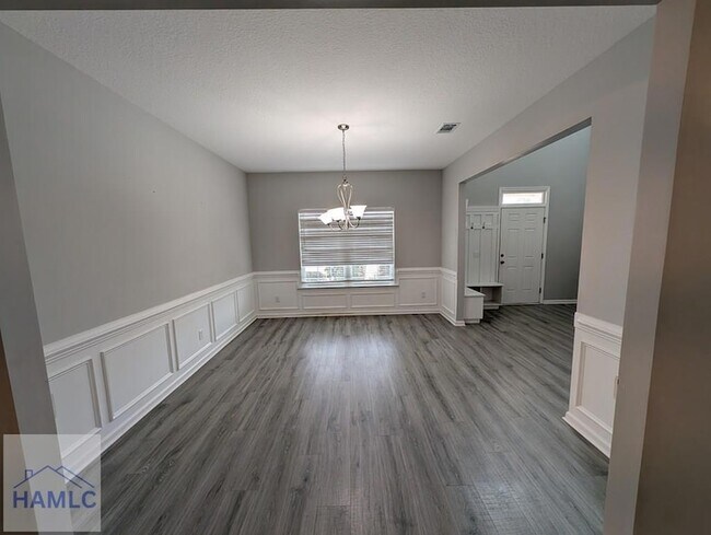 Foto del edificio - 29 Labrador Ln