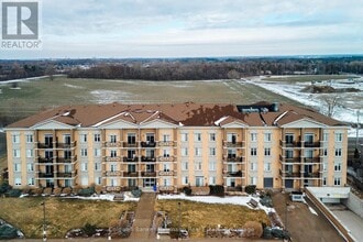 Building Photo - 2 Colonial Dr