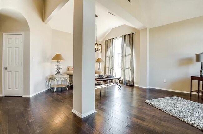 Foto del edificio - 7800 Kinman Ln