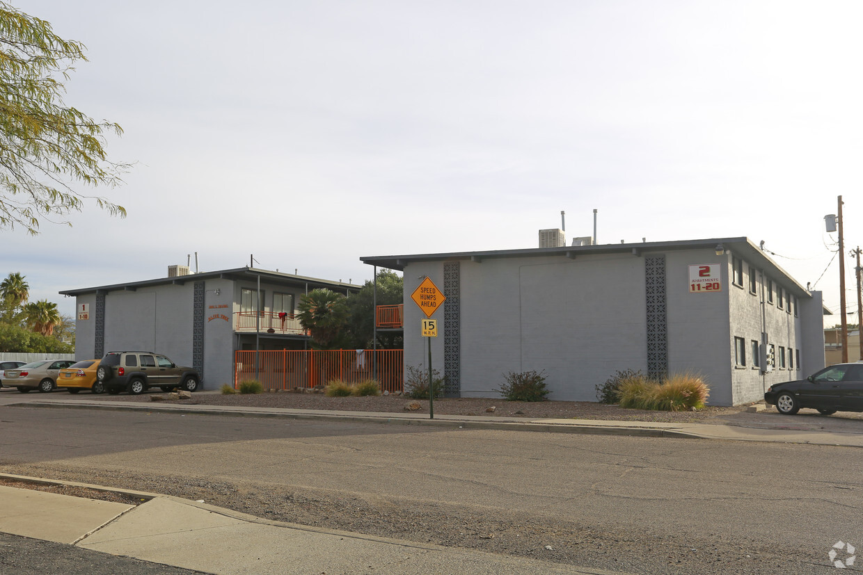 Primary Photo - Olive Tree Apartments