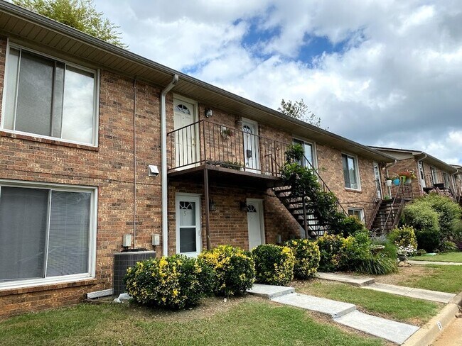 Foto del edificio - 2014 Hobbs Rd SE