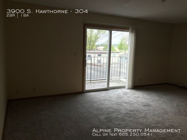 Building Photo - 3900 S Hawthorne Ave