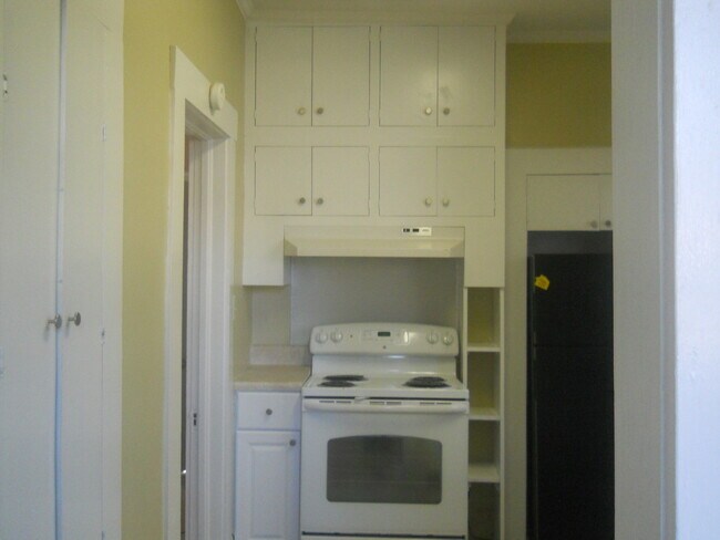Building Photo - Great home near VSU!