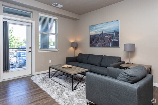 Interior Photo - The District at Parkcenter