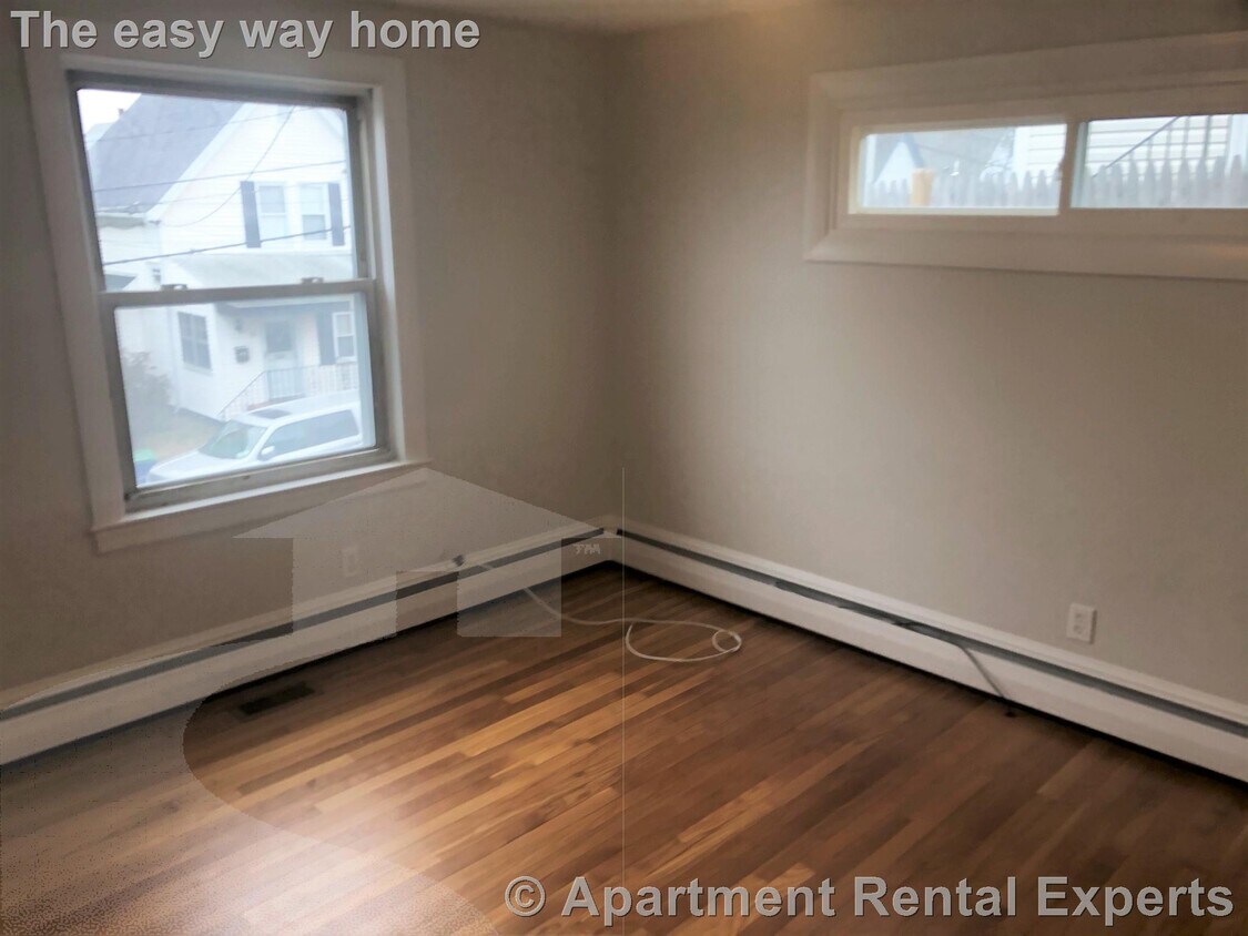 Primary Photo - 41 E Albion St