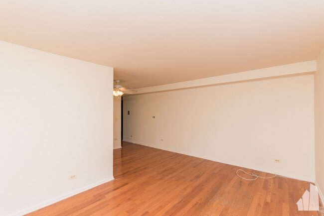 Building Photo - 3160 N Cambridge Ave
