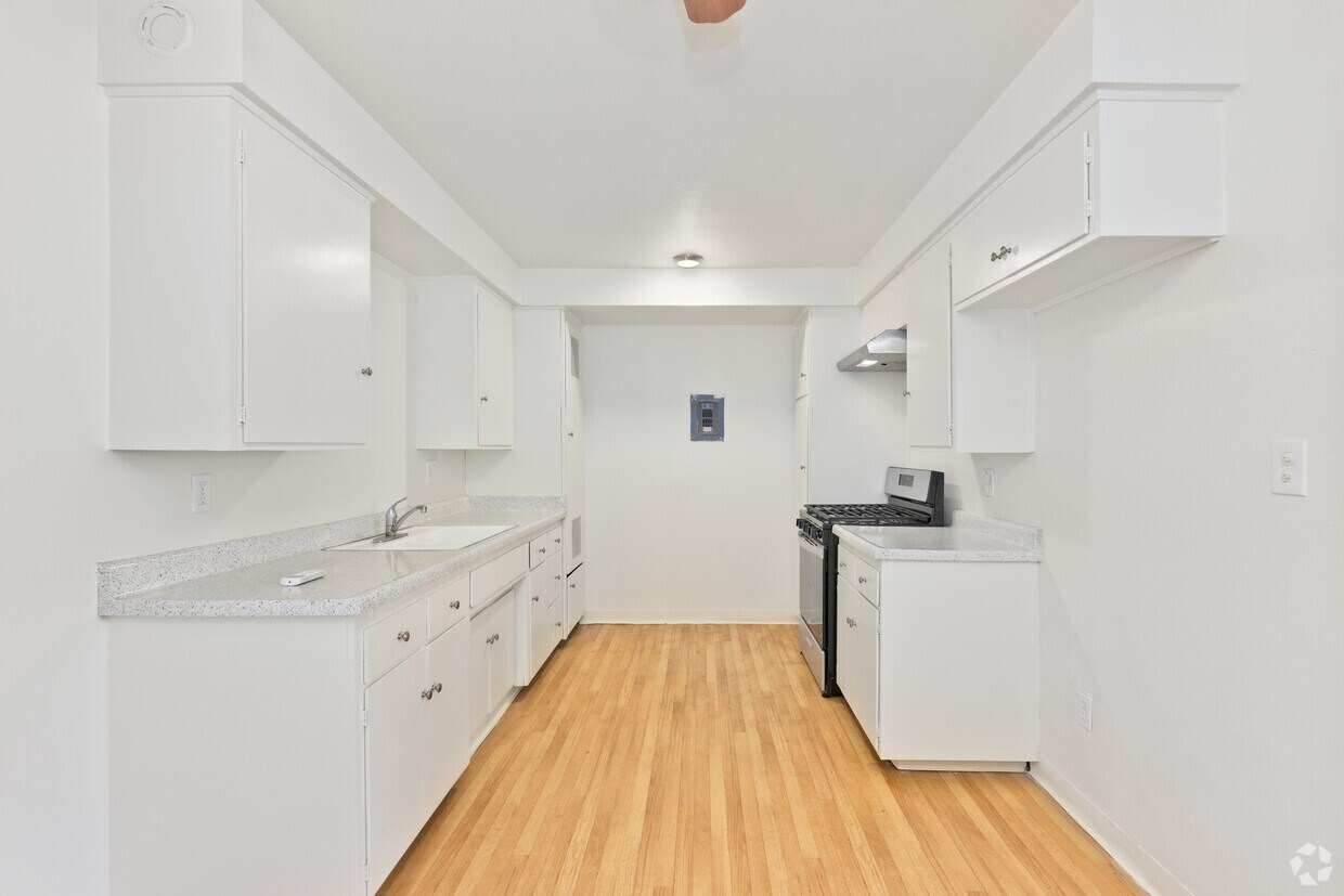 Foto principal - Cherokee Trail Apts