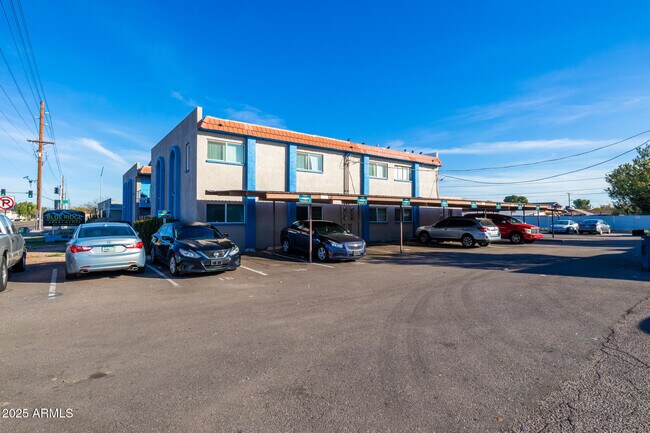 Foto del edificio - 819 S Stapley Dr