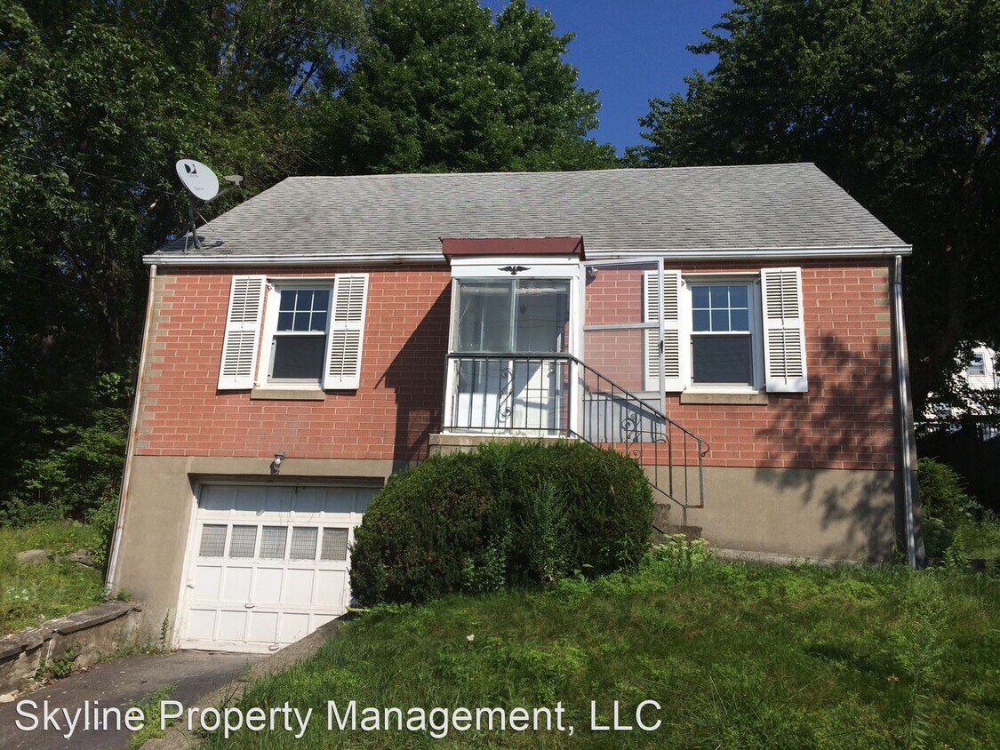 4 br, 1.5 bath House 664 North Walnut St... House Rental in