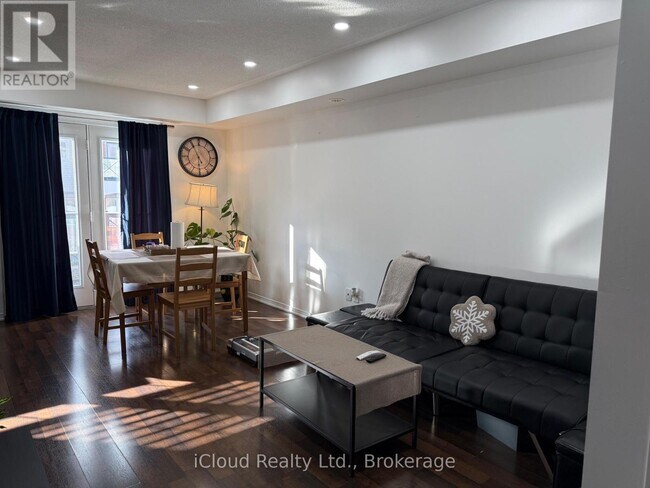 Photo du bâtiment - 2460 Post Rd