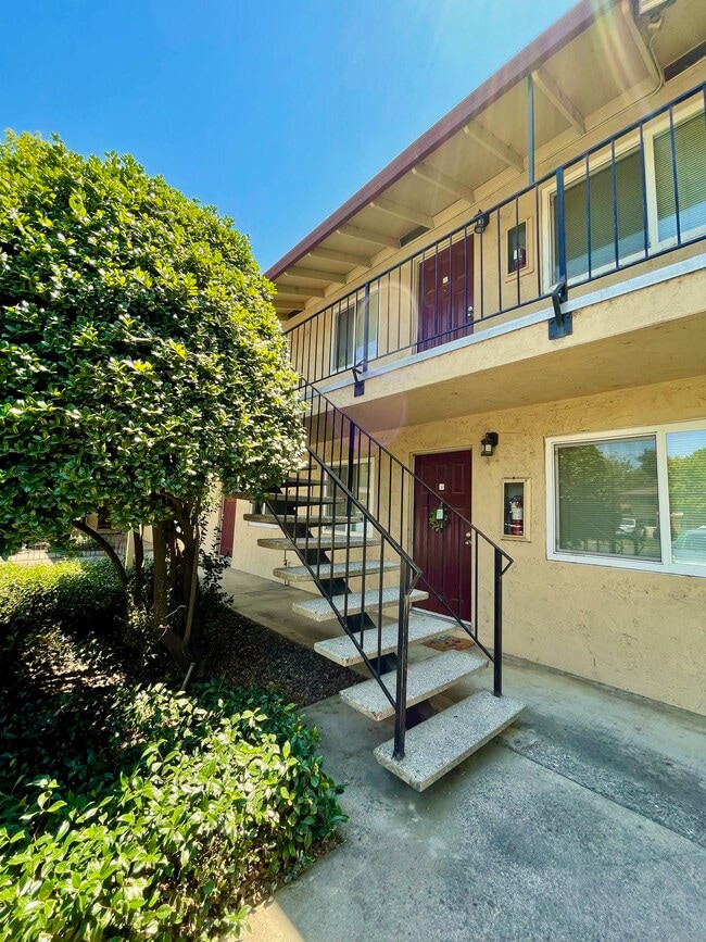 7th Street Manor Apartments in Chico, CA