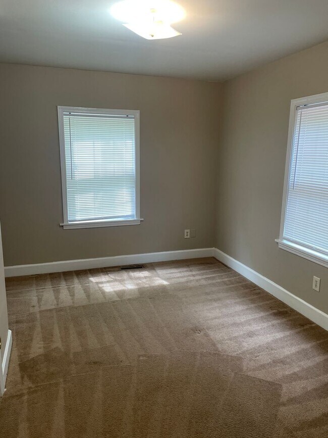 Foto del edificio - 518 W 24 1/2 St