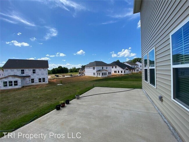 Foto del edificio - 4 br, 3 bath House - 4003 Crimson Wood Court