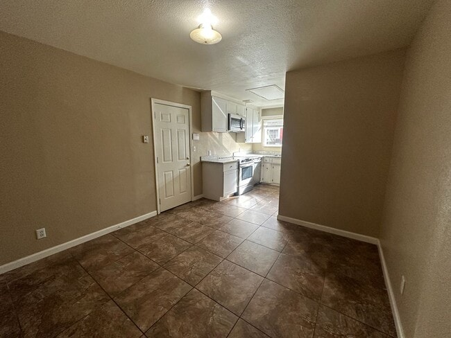 Building Photo - 1247 Lauralee Ct