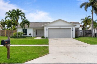 Building Photo - 1313 Pinetta Cir