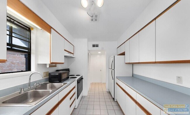 Foto del edificio - 313 McFadden Dr