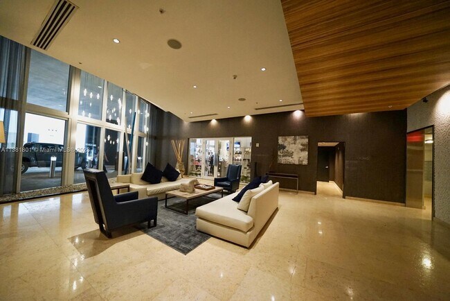 Foto del edificio - 60 SW 13th St