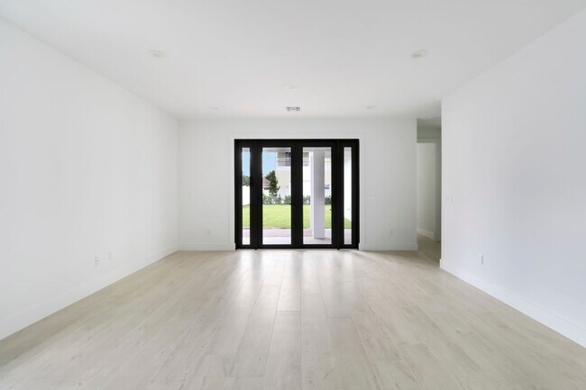 Foto del edificio - 17780 Thelma Ave