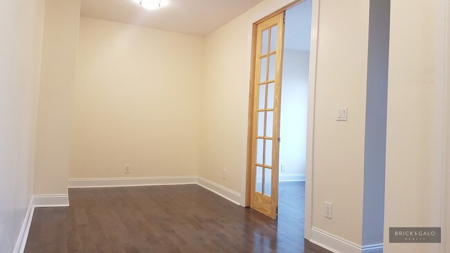 Building Photo - 224 Hinckley Pl