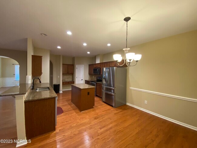 Building Photo - 302 Toto Ct