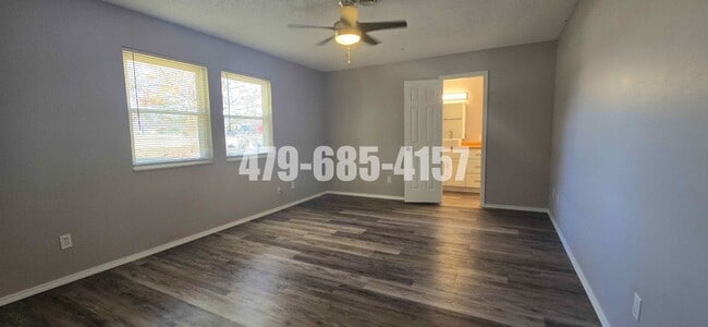 Building Photo - 117 Centerpoint Dr