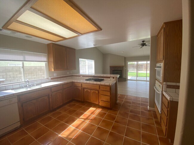 Building Photo - Stonecreek Home